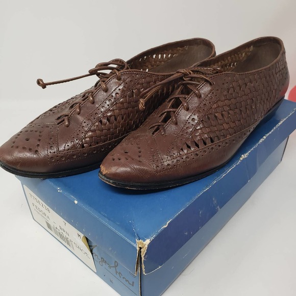 Vintage Enzo Angiolini Hand Tooled Leather Shoes with box - 7 - Picture 2 of 9